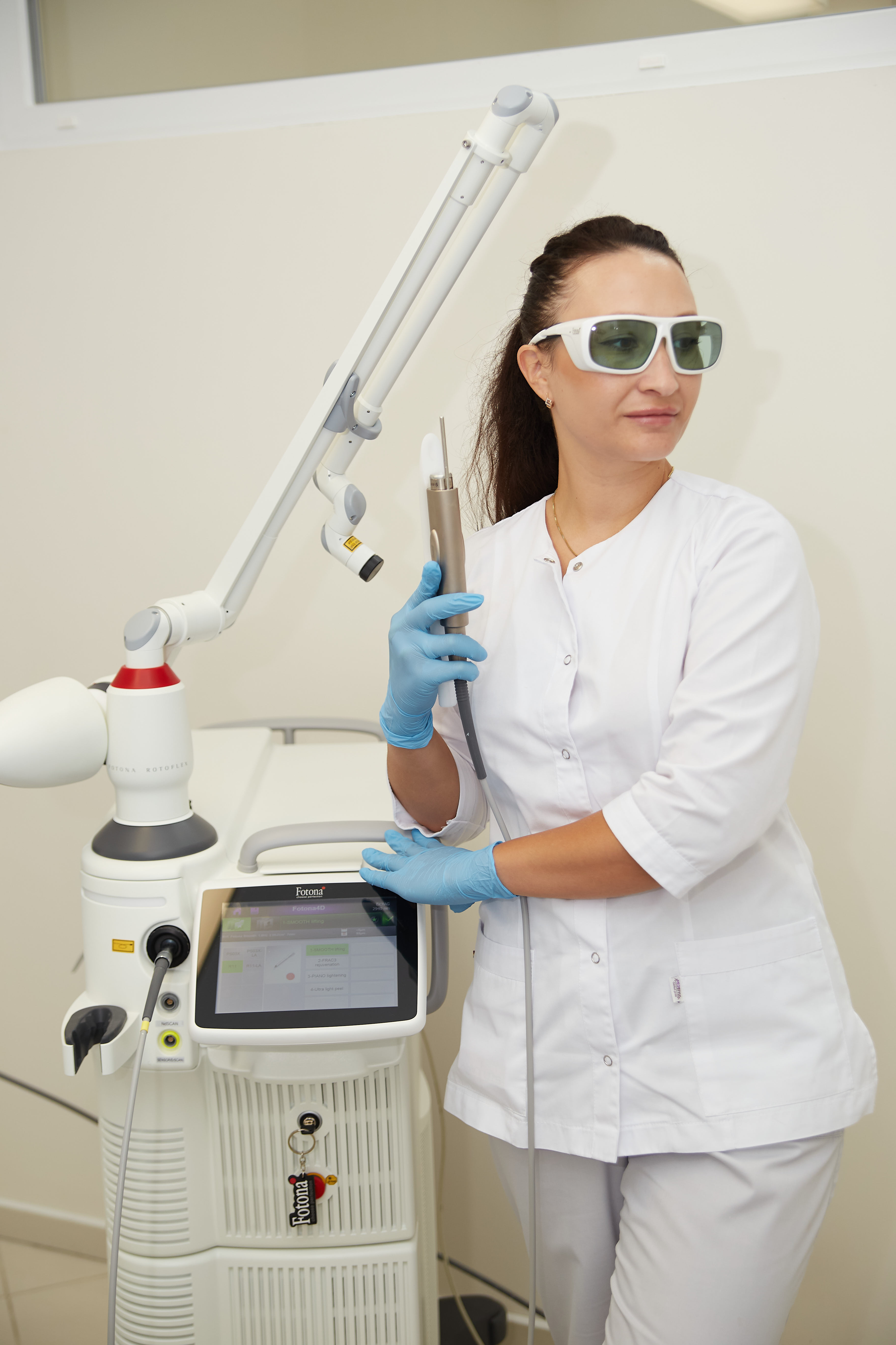 Hidratare profundă cu procedura HydraLase cu Fotona Laser